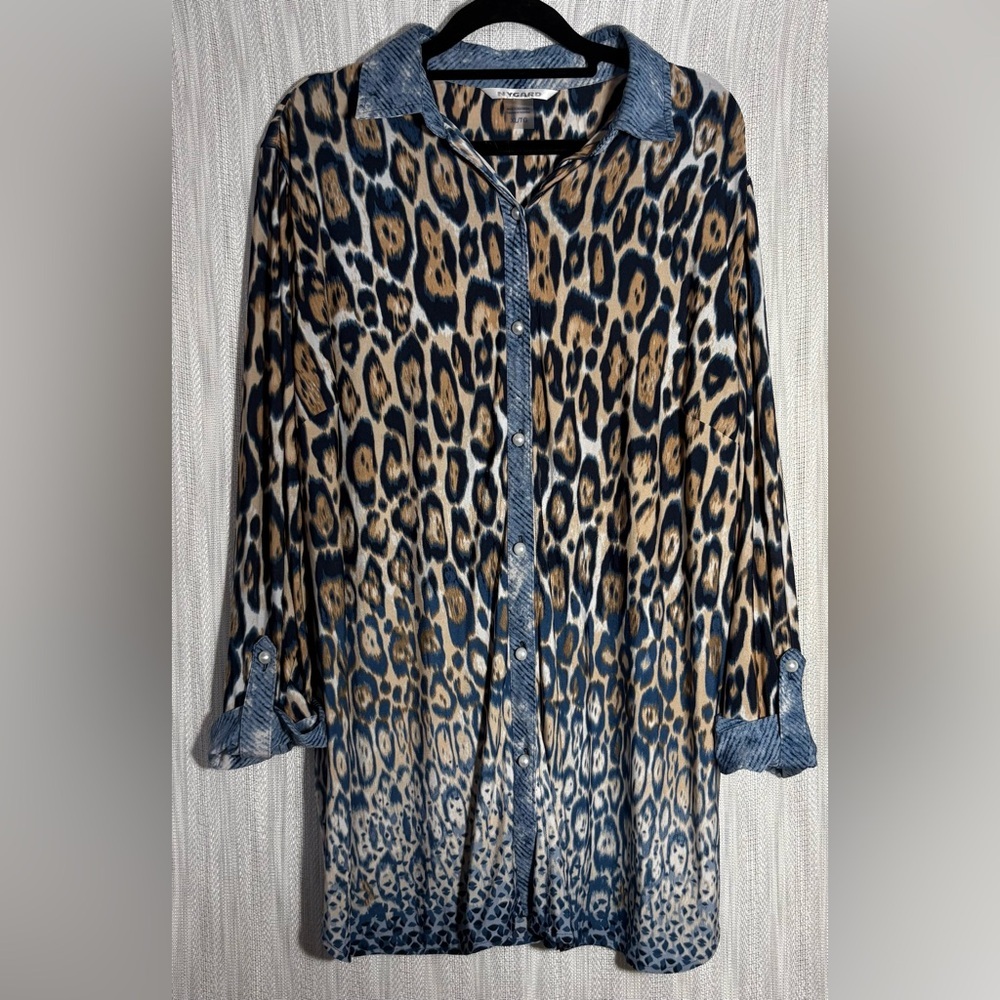 Peter Nygard Blue and Tan Patterned Shirt